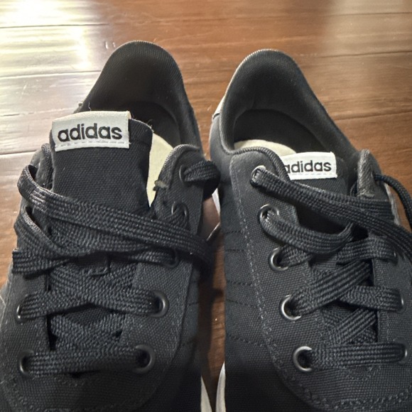 Women's Adidas Vulc Raid3r Skateboarding Shoes in a black and white Size 10 - Picture 4 of 5